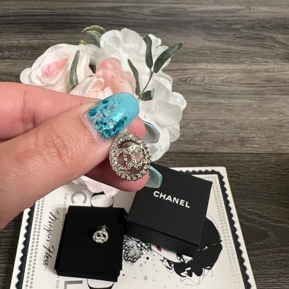 Chanel Crystal CC Oval Stud Earrings - AUTH - Picture 6 of 10